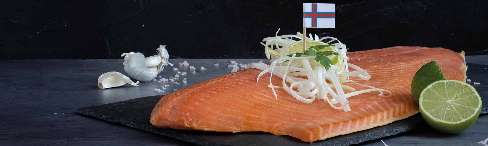 faeroesk-laksefilet-hel-side